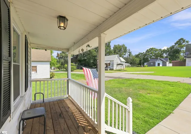 Photo 3 of Single family home for sale at 112 W 1st St, Williamston, SC 29697 | MLS# 1600493 | Listing updated on 2026-09-11