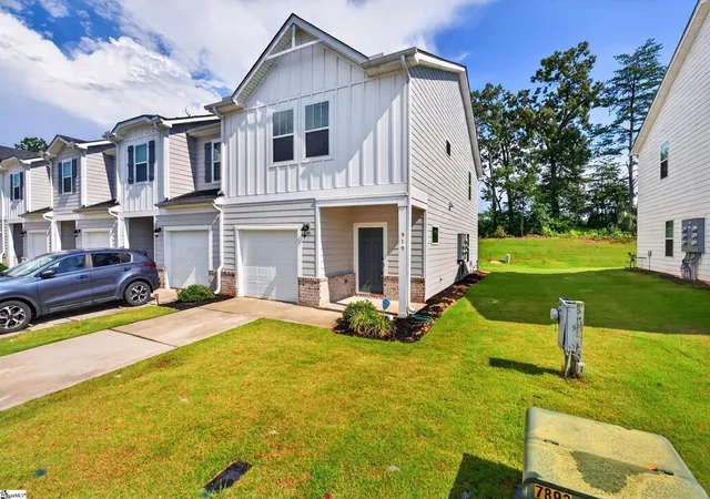 Photo 2 of Townhouse for sale at 919 Yarn Wy, Greer, SC 29651 | MLS# 1597470 | Listing updated on 2026-08-10