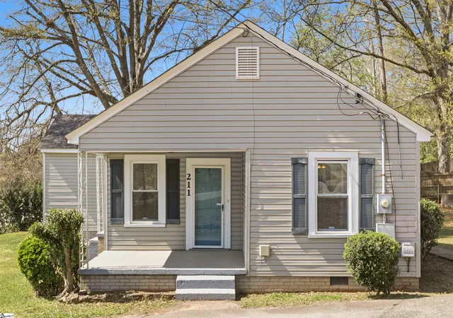 Homes for sale in Greenville, SC | 211 Lowndes Hill Rd, Greenville, SC 29607 | MLS# 1587118