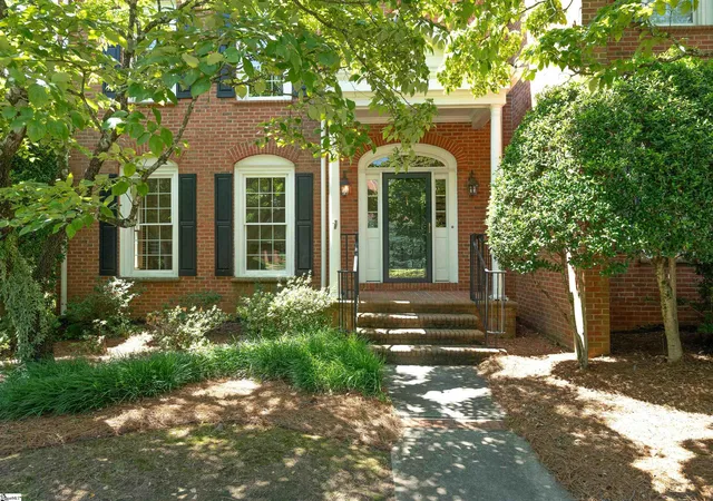 Townhouse for sale at 252 Glenbrooke Wy, Greenville, SC 29615 | MLS# 1601442