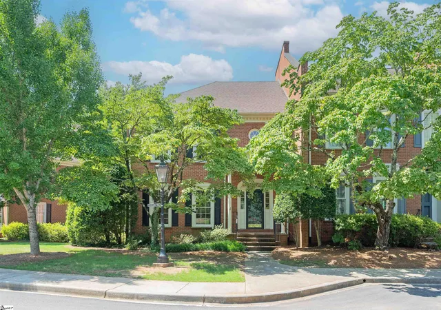 Photo 2 of Townhouse for sale at 252 Glenbrooke Wy, Greenville, SC 29615 | MLS# 1601442 | Listing updated on 2026-09-17
