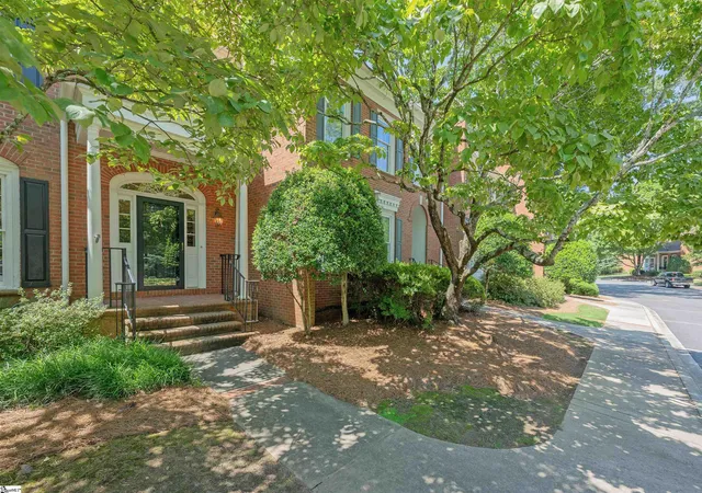 Photo 3 of Townhouse for sale at 252 Glenbrooke Wy, Greenville, SC 29615 | MLS# 1601442 | Listing updated on 2026-09-17