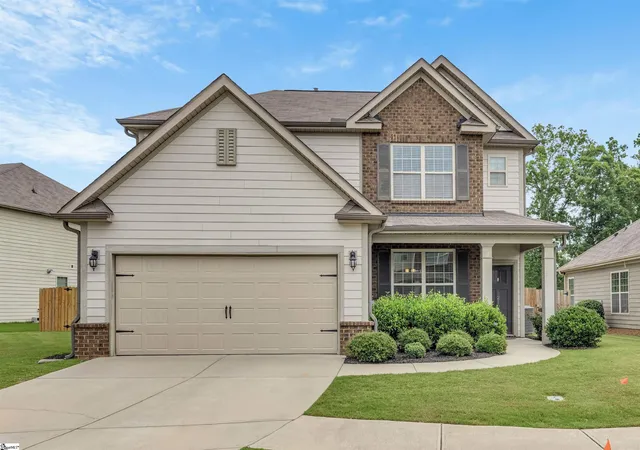 Photo 1 of Single family home for sale at 210 Redmont Ct, Simpsonville, SC 29680 | MLS# 1598862 | Listing updated on 2026-08-11