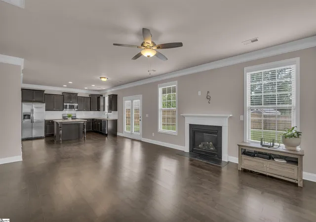 Photo 4 of Single family home for sale at 210 Redmont Ct, Simpsonville, SC 29680 | MLS# 1598862 | Listing updated on 2026-08-11