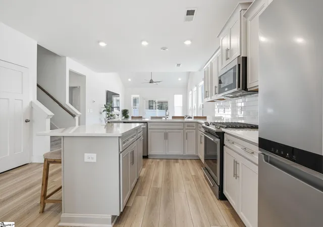 Photo 3 of Townhouse for sale at 400 Water Garden Pl, Simpsonville, SC 29681 | MLS# 1588415 | Listing updated on 2026-09-12