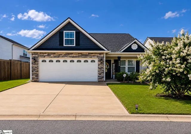 Photo 1 of Sale Pending at 624 Parkway Village Rd, Boiling Springs, SC 29316 | MLS# 1601201 | Listing updated on 2026-08-25