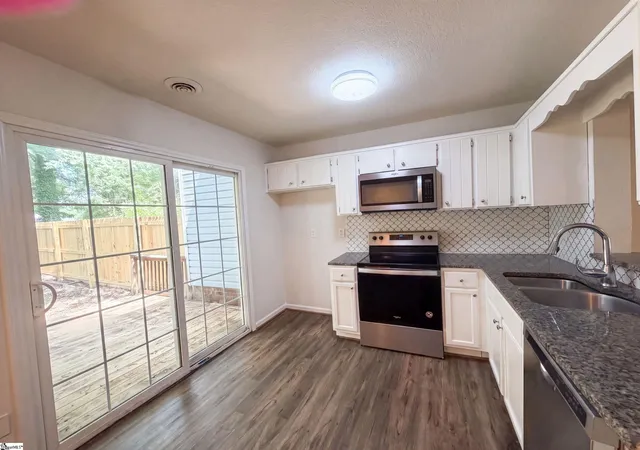 Photo 2 of Townhouse for sale at 59 Hidden Springs Rd, Spartanburg, SC 29302 | MLS# 1598232 | Listing updated on 2026-09-17