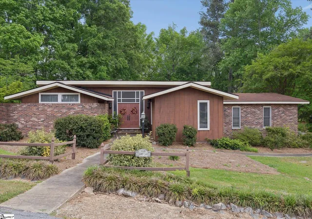 1st image of 105 Derby Ln, Clinton, SC 29325 | MLS# 1589599