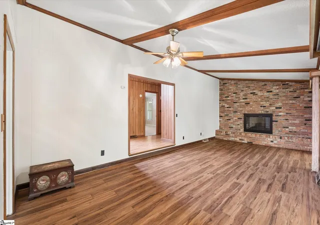 Photo 4 of Single family home for sale at 105 Derby Ln, Clinton, SC 29325 | MLS# 1589599 | Listing updated on 2026-09-26