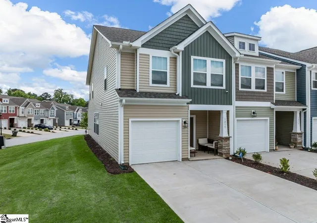 Photo 3 of Townhouse for sale at 1215 Cherry Orchard Rd, Moore, SC 29369 | MLS# 1596999 | Listing updated on 2026-07-07