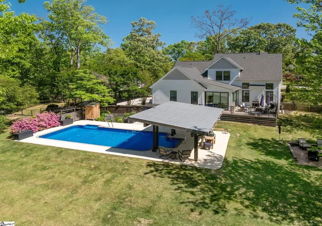 Photo 2 of Single family home for sale at 9 Compton Dr, Greenville, SC 29615 | MLS# 1589492 | Listing updated on 2026-07-31
