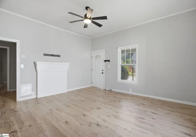 Photo 4 of Single family home for sale at 6 Webb St, Greenville, SC 29605 | MLS# 1594434 | Listing updated on 2026-08-26