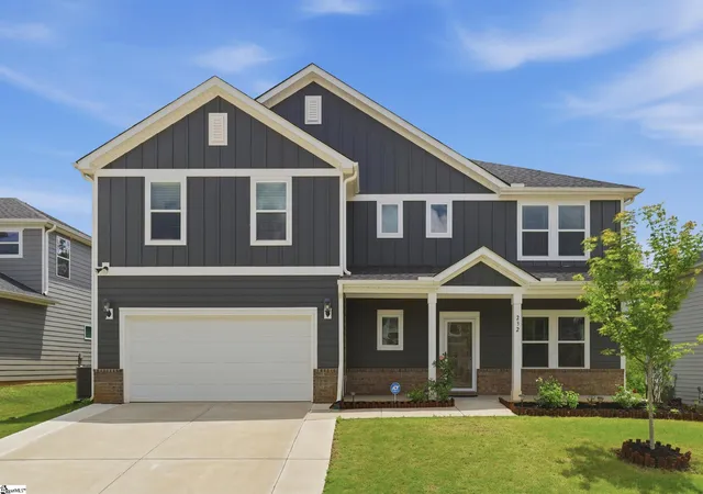 Photo 2 of Single family home for sale at 232 Roderick Ln, Greenville, SC 29605 | MLS# 1585084 | Listing updated on 2026-09-17