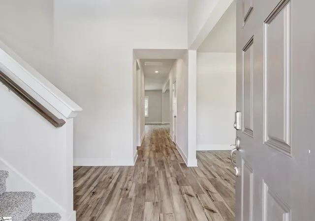 Photo 3 of Single family home for sale at 232 Roderick Ln, Greenville, SC 29605 | MLS# 1585084 | Listing updated on 2026-09-17