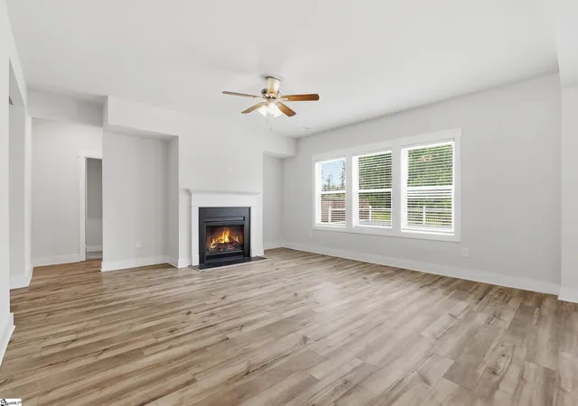 Photo 4 of Single family home for sale at 232 Roderick Ln, Greenville, SC 29605 | MLS# 1585084 | Listing updated on 2026-09-17