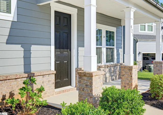 Photo 4 of Single family home for sale at 421 Combahee Ct, Greer, SC 29651 | MLS# 1601538 | Listing updated on 2026-09-08
