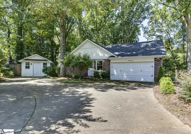 Homes for sale in Simpsonville, SC | 100 Fox Hollow Ct, Simpsonville, SC 29680 | MLS# 1596363
