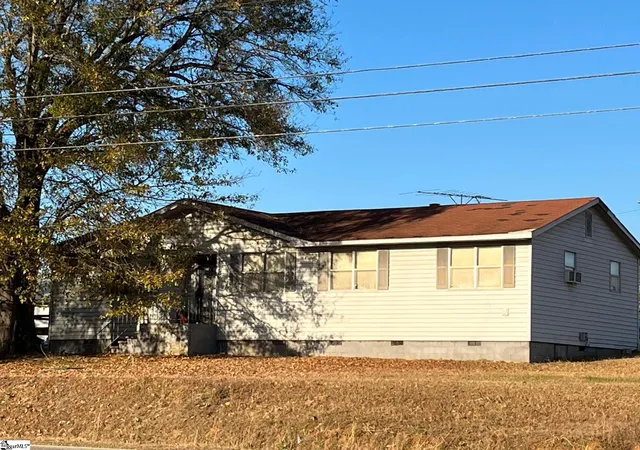 Photo 3 of Sale Pending at 511 Broadcast Dr, Spartanburg, SC 29303 | MLS# 1585028 | Listing updated on 2026-08-30