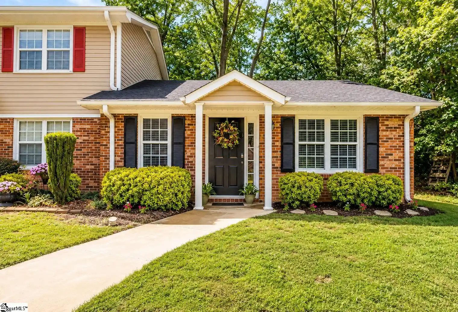 Photo 1 of Condo for sale at 216 Emerald Park Ct, Simpsonville, SC 29681 | MLS# 1599366 | Listing updated on 2026-10-20