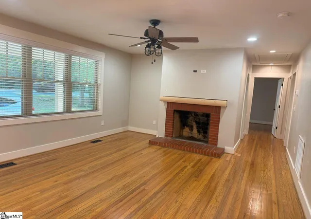 Photo 3 of Single family home for sale at 6520 Augusta Rd, Greenville, SC 29605 | MLS# 1570408 | Listing updated on 2026-09-08