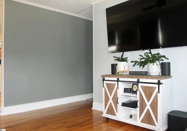 Photo 3 of Single family home for sale at 31 Racine Ct, Greenville, SC 29617 | MLS# 1600891 | Listing updated on 2026-08-25