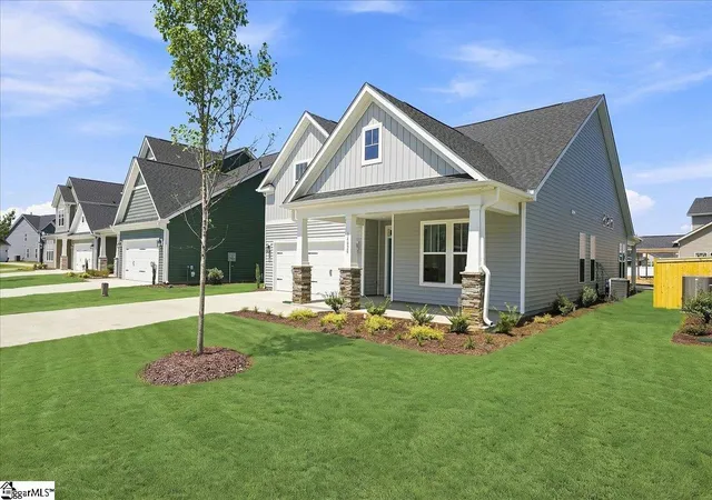 Photo 2 of Single family home for sale at 14029 Satinwood Wy, Inman, SC 29349 | MLS# 1597903 | Listing updated on 2026-09-22