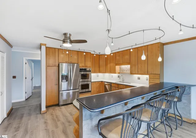 Photo 4 of Single family home for sale at 33 Tilbury Wy, Greenville, SC 29609 | MLS# 1595080 | Listing updated on 2026-09-11