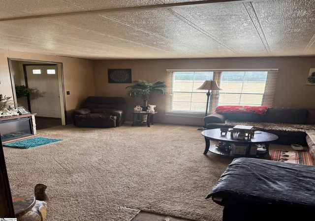 Photo 3 of Manufactured home for sale at 160 Cooper Rd, Campobello, SC 29322 | MLS# 1597323 | Listing updated on 2026-08-28