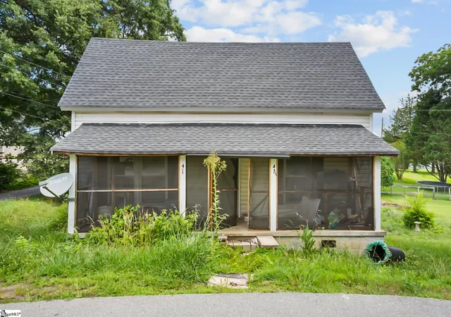 Homes for sale in Pelzer, SC | 4 Adger St, Pelzer, SC 29669 | MLS# 1596063