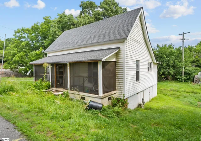 Homes for sale in Pelzer, SC | 4 Adger St, Pelzer, SC 29669 | MLS# 1596063