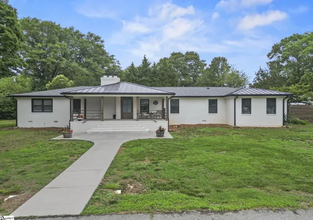 1st image of 207 Oates Ave, Easley, SC 29640 | MLS# 1594401