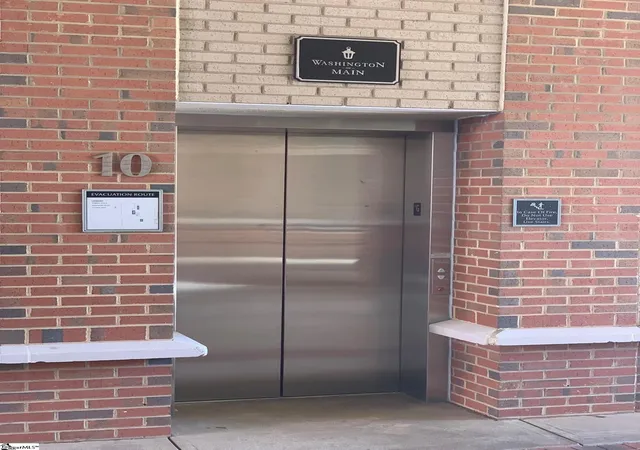 15th image of 10 E Washington St #Unit 2i, Greenville, SC 29601 | MLS# 1593605