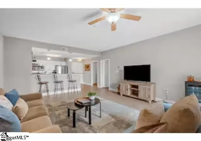 3rd image of 10 E Washington St, Greenville, SC 29601
