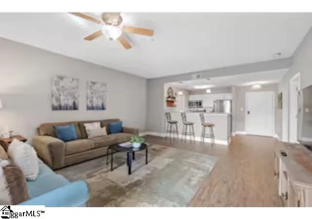 4th image of 10 E Washington St, Greenville, SC 29601