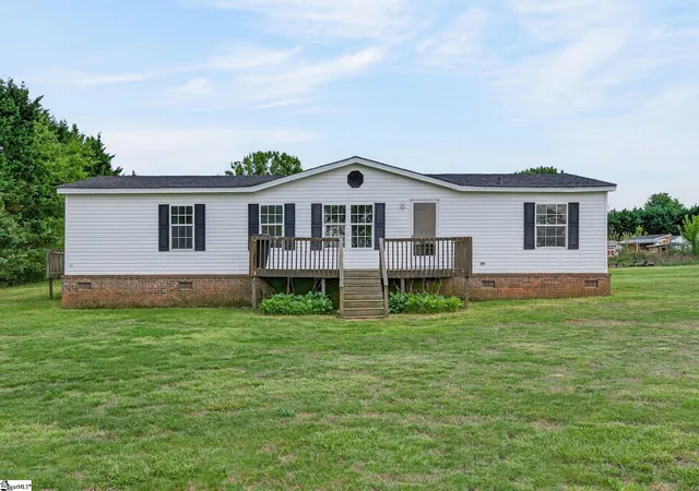 Homes for sale in Seneca, SC | 9122 West Oak Hwy, Seneca, SC 29678 | MLS# 1589082