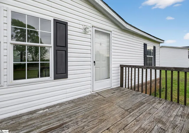 Homes for sale in Seneca, SC | 9122 West Oak Hwy, Seneca, SC 29678 | MLS# 1589082