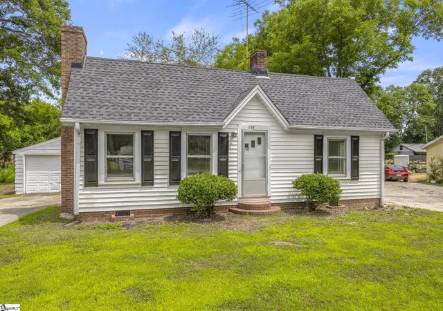 Photo 1 of Single family home for sale at 107 W Marion Rd, Greenville, SC 29617 | MLS# 1596161 | Listing updated on 2026-08-11