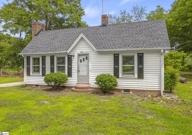 Photo 3 of Single family home for sale at 107 W Marion Rd, Greenville, SC 29617 | MLS# 1596161 | Listing updated on 2026-08-11