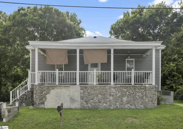 Photo 1 of Single family home for sale at 38 3rd Ave, Greenville, SC 29611 | MLS# 1601726 | Listing updated on 2026-08-29