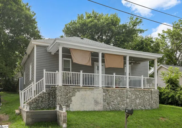 Photo 2 of Single family home for sale at 38 3Rd Ave, Greenville, SC 29611 | MLS# 1601726 | Listing updated on 2026-08-29