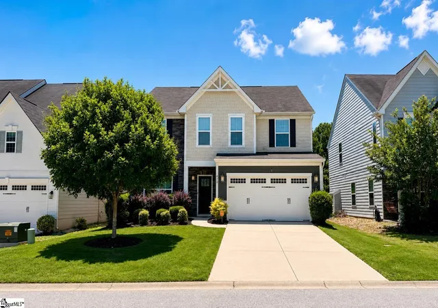 Photo 1 of Single family home for sale at 420 Fieldsview Ln, Simpsonville, SC 29681 | MLS# 1589221 | Listing updated on 2026-10-27