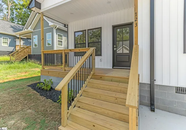 Photo 3 of Single family home for sale at 123 Wolf King Wy, Woodruff, SC 29388 | MLS# 1600642 | Listing updated on 2026-09-24