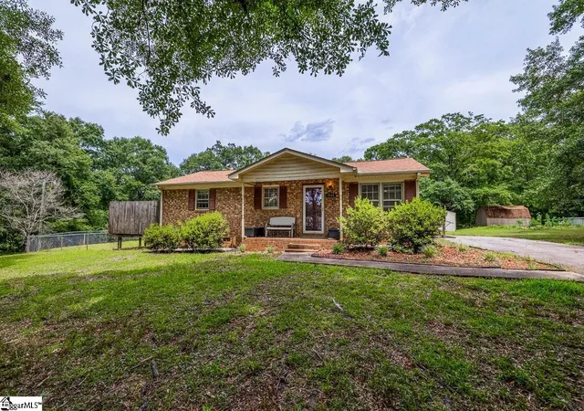 Photo 2 of Sale Pending at 1548 Bud Arthur Bridge Rd, Spartanburg, SC 29307 | MLS# 1601879 | Listing updated on 2026-08-25