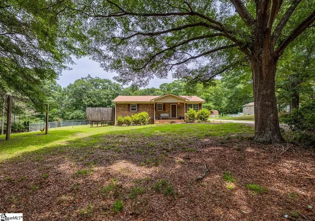 Photo 3 of Sale Pending at 1548 Bud Arthur Bridge Rd, Spartanburg, SC 29307 | MLS# 1601879 | Listing updated on 2026-08-25