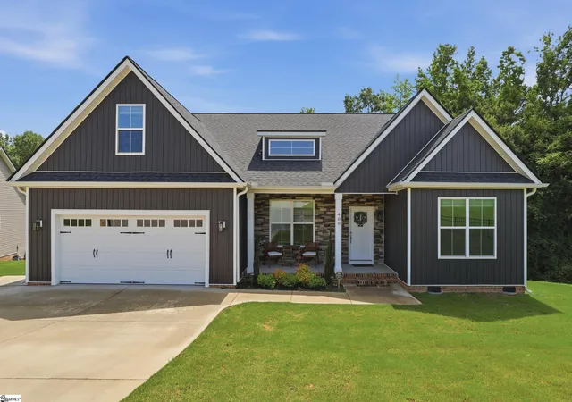 Photo 2 of Single family home for sale at 400 Terra Plains Dr, Greer, SC 29651 | MLS# 1597878 | Listing updated on 2026-08-24