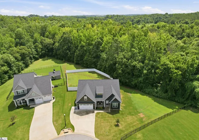 Photo 3 of Single family home for sale at 400 Terra Plains Dr, Greer, SC 29651 | MLS# 1597878 | Listing updated on 2026-08-24