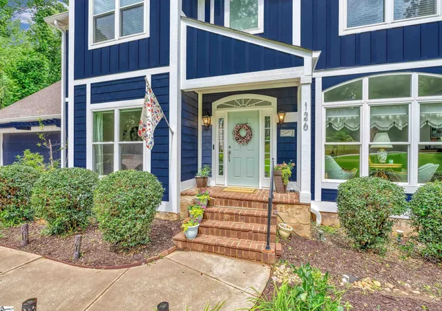 Photo 3 of Single family home for sale at 126 Circle Slope Dr, Simpsonville, SC 29681 | MLS# 1593182 | Listing updated on 2026-09-29