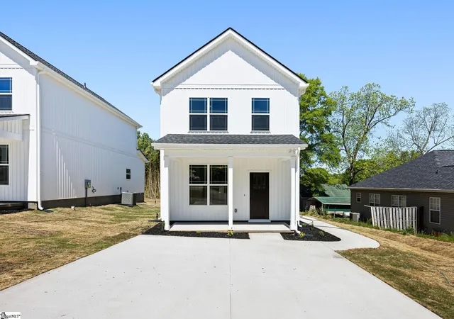 1st image of 207 Wildwood Dr, Greer, SC 29651 | MLS# 1587736
