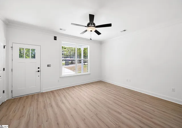 3rd image of 207 Wildwood Dr, Greer, SC 29651 | MLS# 1587736