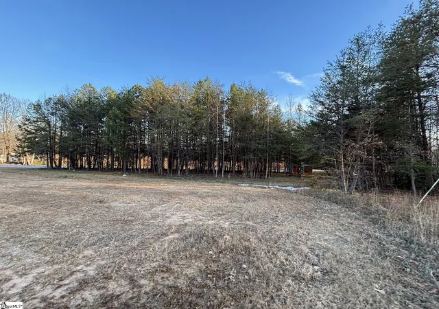 Photo 3 of House for sale at 5335 Pumpkintown Hwy, Pickens, SC 29671 | MLS# 1577294 | Listing updated on 2025-12-17